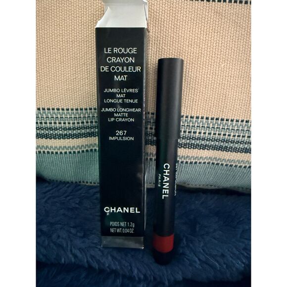 NIB CHANEL Le Rouge Crayon De Couleur Mat 267 Impulsion Matte Lip Crayon - Picture 6 of 7